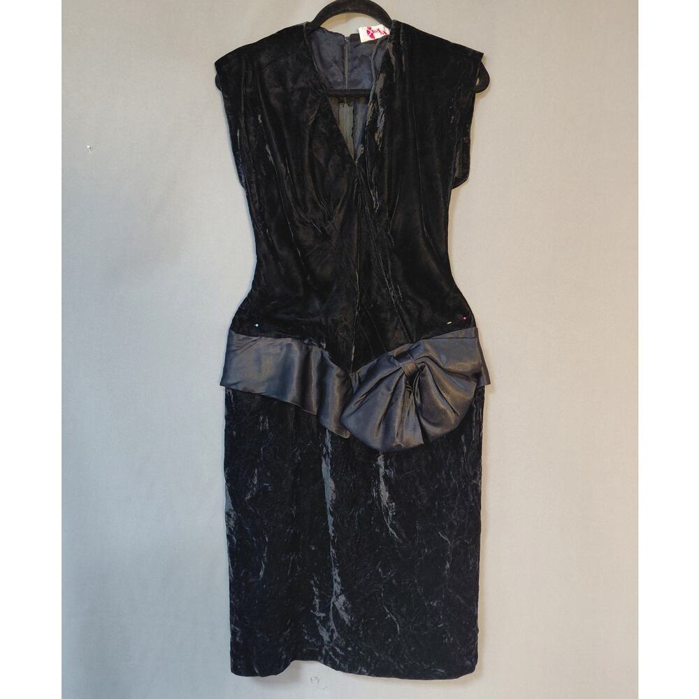 Scarlett Velvet Dress with Bow Detail Sleeveless Women See Measurements